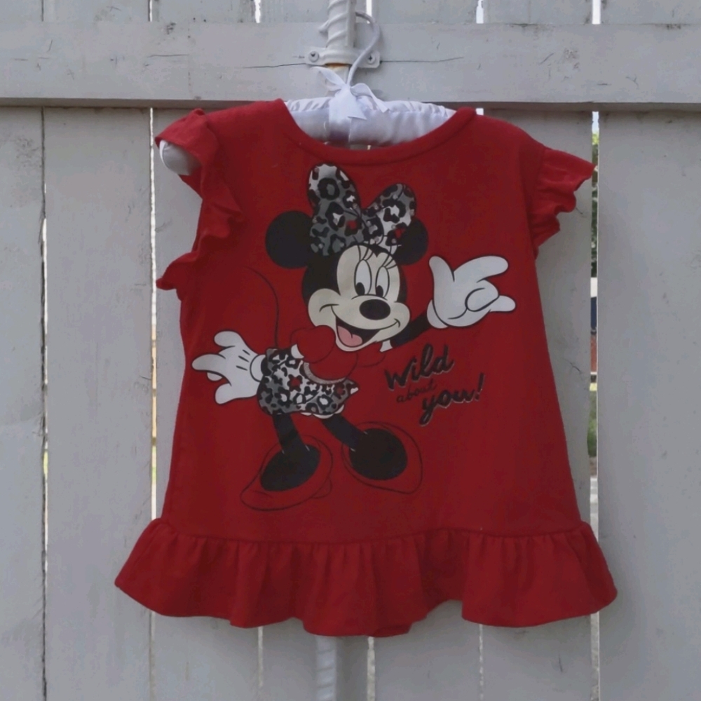 Girls size 6x matching shirt and leggings